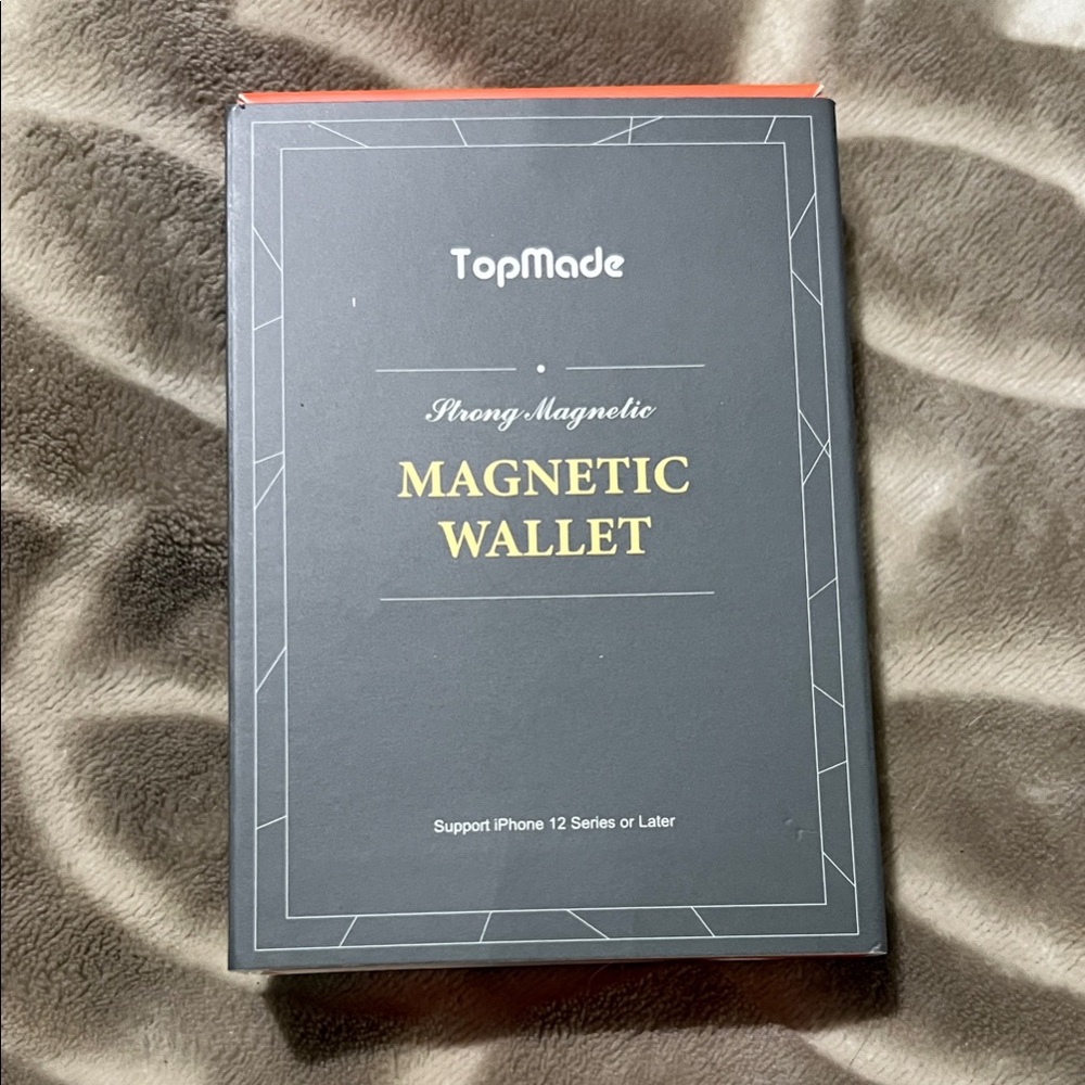 White Leather Magnetic Wallet for Women with Apple Airtag holder